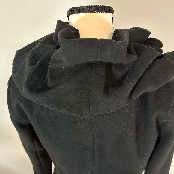 VINTAGE Lady Dutch Black Swirl Collar Women's Coat small - Picture 8 of 10